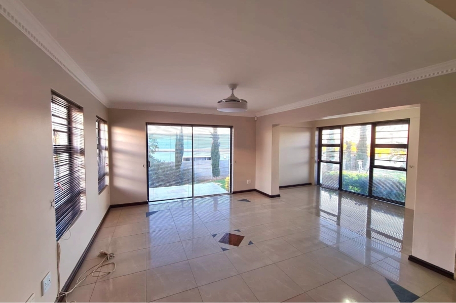4 Bedroom Property for Sale in Tafelzicht Western Cape